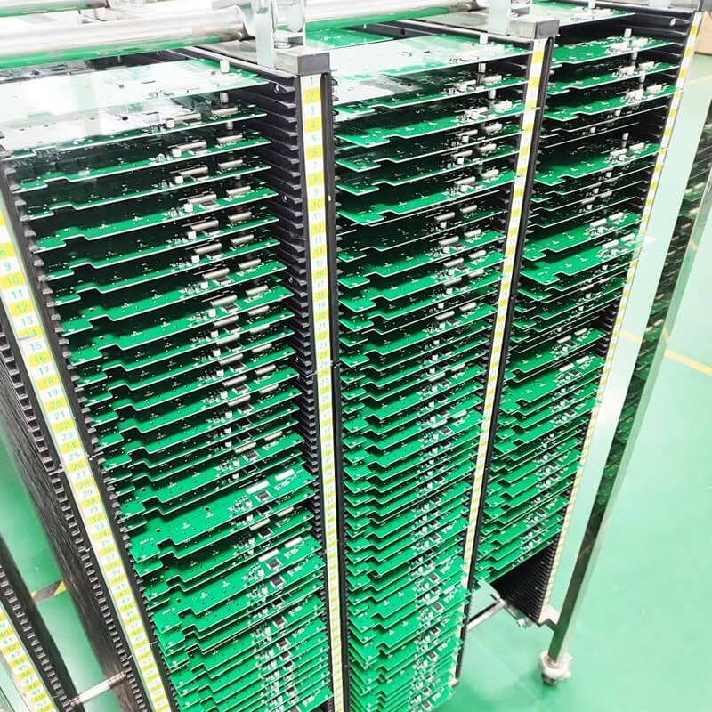 Low to Medium Volume FR4 PCB Manufacturing